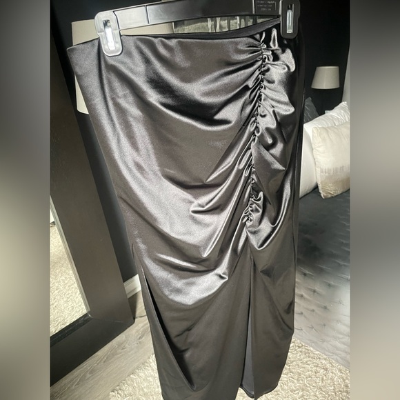 satin super high waisted rouched side slit midi skirt - Picture 5 of 6